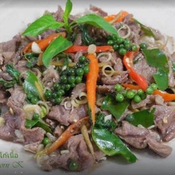 ผัดจังโก้เนื้อ