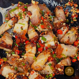 หมูกรอบคั่วพริกเกลือ