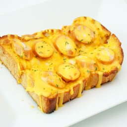 ปังปิ้งไส้กรอกชีสเยิ้ม Chicken Sausage Super Cheese Toast 