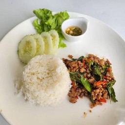 ข้าวผัดกระเพราหมูสับ/ไก่