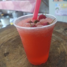 น้ำสตอเบอร์รี่ปั่น