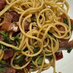 สปาเก็ตตี้ผัดพริกแห้ง