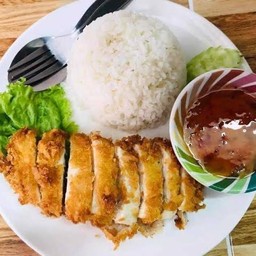 ข้าวกระเพาไก่กรอบ