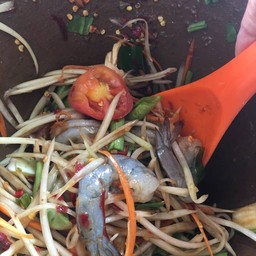 ตำกุ้งสด