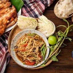 ส้มตำ ยำแซ่บ -