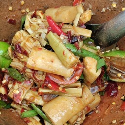 ตำหน่อไม้