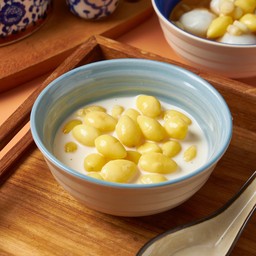 แปะก๊วยนมสด