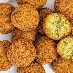 Falafel balls - 6 with hummus dip