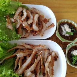 คอหมูย่าง