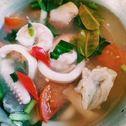 ต้มยำรวมมิตรน้ำใส