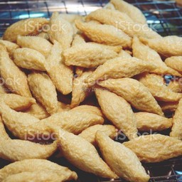 ลูกชิ้นปลาลักบี้ทอด