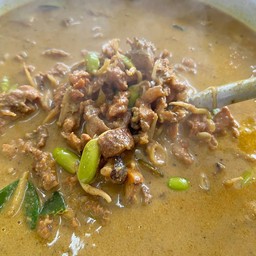 แกงหมูป่าลูกเหรียง