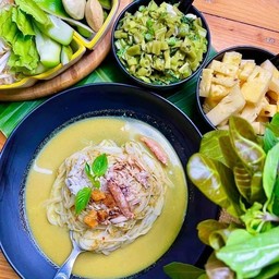 หนมจีนน้ำยาปู แถมฟรีไข่ต้ม 1 ฟอง