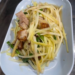 กุเยช่ายขาวผัดหมูกรอบ