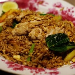 ข้าวผัดรถไฟ หมู, ไก่