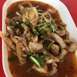 น้ำตกคอหมูย่าง