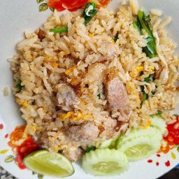 ข้าวผัดหมูใส่ใข่
