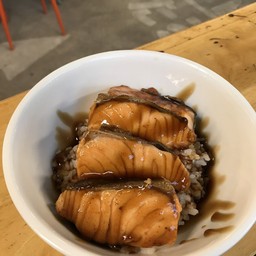 ข้าวปลาแซลม่อนย่าง