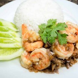 กุ้งทอดกระเทียมราดข้าว