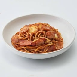 สปาเก็ตตี้ซอสมะเขือเทศ แฮม ไส้กรอก