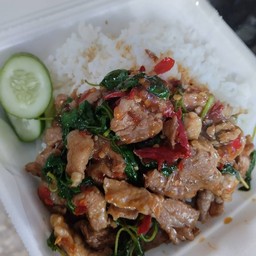 กะเพราหมูชิ้น