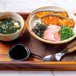 ข้าวปลาแซลมอนเทอริยากิ