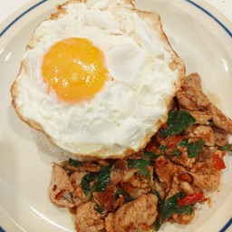 โดนใจ ไข่ข้น&กะเพราพริกแห้ง