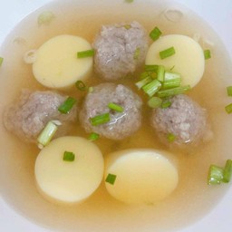 น้ำซุปหมูนุ่มเต้าหู่ไข่