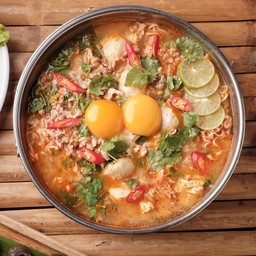 มาม่าต้มยำทะเลหม้อไฟ