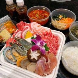 เซต ทะจิมะยะ เนื้อออสเตรเลีย, หมู และ ซีฟู้ด สำหรับ 2 ท่าน