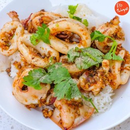 ข้าว+ปลาหมึกทอดกระเทียม