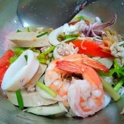ยำมาม่ารวมมิตร(ไม่ทำแยกน้ำยำนะคะ)ไม่มีเครื่องปรุงมาม่านะคะ