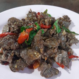 กระเพราเนื้อเปื่อย(เป็นกับข้าว)