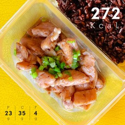 อกไก่นุ่มกระเทียมพริกไทย (272 Kcal)