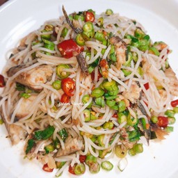 ยำขนมจีนปลาทูปลาร้า