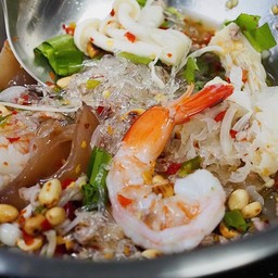 [อร่อยซ่ากับโค้ก] ยำวุ้นเส้น +  โค้ก ออริจินัล (ขวด)
