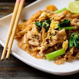 ก๋วยเตี๋ยวผัดซีอิ้ว