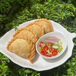 กะหรี่พัฟคุณนายปุ๋ยสูตรโบราณ สาขา1