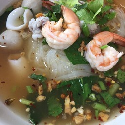 ก๋วยเตี๋ยวต้มยำทะเล