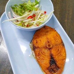 ปลาอินทรีย์ทอดน้ำปลา