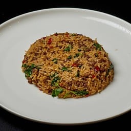 ข้าวกะเพราคลุกเนื้อไทยวากิวสับ