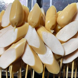 ยำลูกชิ้นปลาเยาวราช หน้าเอื้ออาทร