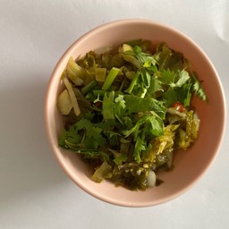ข้าวซอยยูนนาน (雲南粑粑丝-麻辣米線)