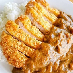 ข้าวแกงกะหรี่ไก่ทอด