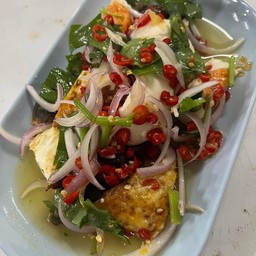 ยำดาวยั่ว (ไข่เค็ม+ไข่เยี่ยวม้า+ไข่ดาว)