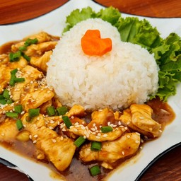 ข้าวหน้าไก่ ผัดน้ำมันงา