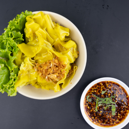 เกี๊ยวหมูจิ้มแจ๋ว  Boiled Pork Wontons