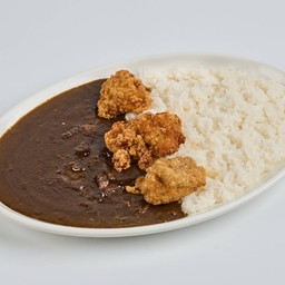 ข้าวหน้าแกงกะหรี่หมูชาชู พิเศษ ไก่คาราอาเกะ