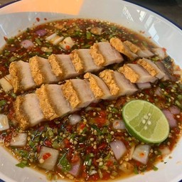 ยำนัวหมูกรอบ