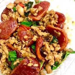ข้าว กะเพราหมูสับกุนเชียง